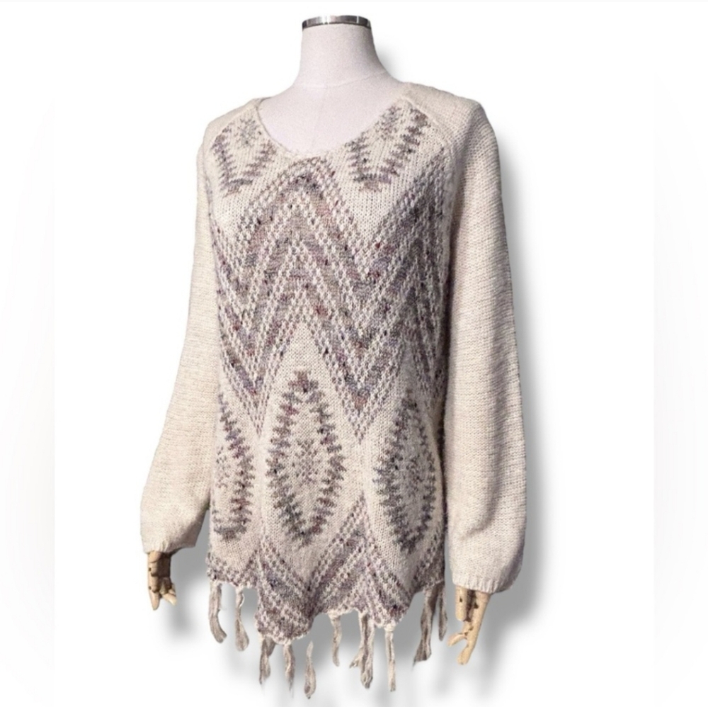 AMERICAN RAG Ivory “Aspen” Boho Loose Knit Sweater Shark Bite Hem Fringe